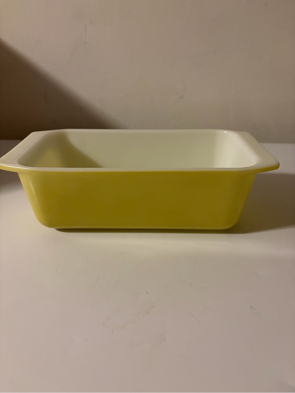 Vintage Pyrex 913 Yellow Loaf Pan 1.5 Qt Milk Glass Baking Dish USA 1970’s